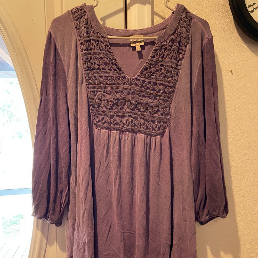 Mid Sleeve V-neck Dress Shirt